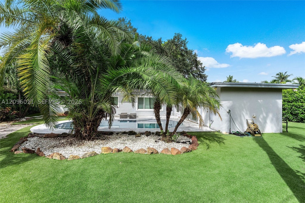 Photo of 4872 NW 1st Ct, Plantation, FL 33317 (MLS # A12096011)