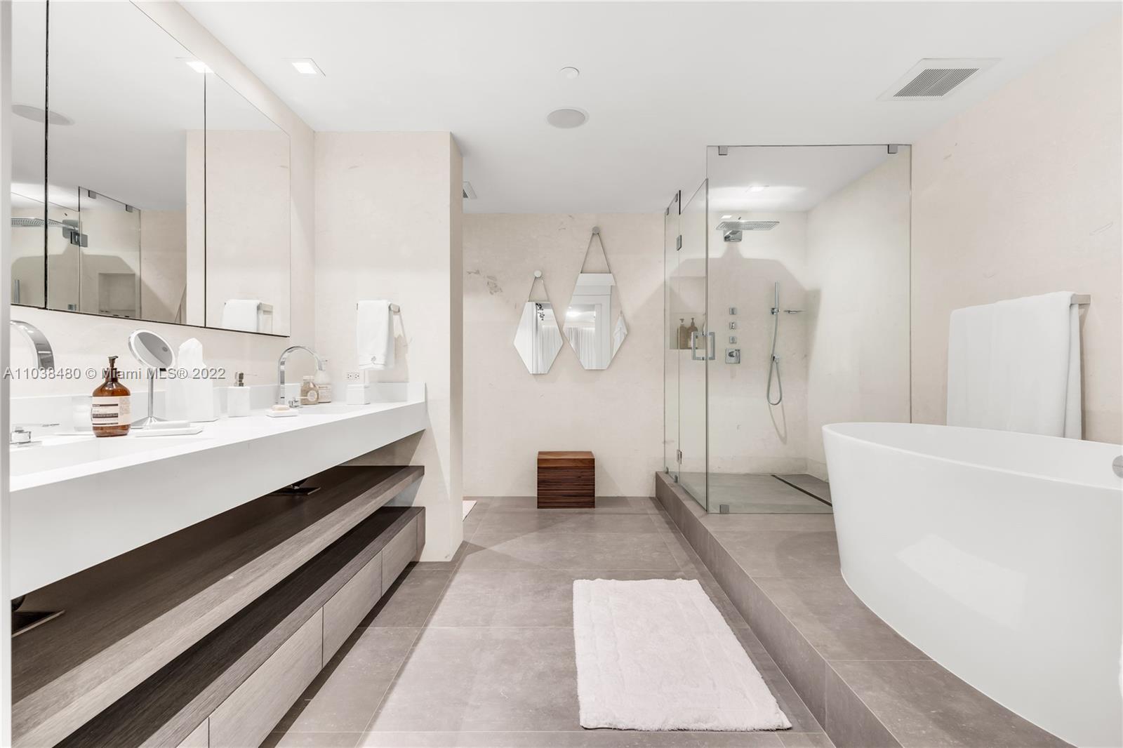 CLUB TOWER THREE CONDO - Residential