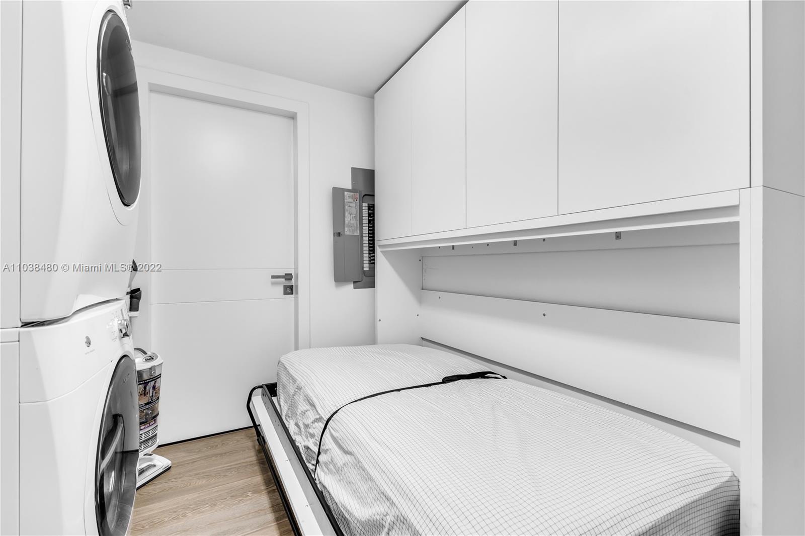 CLUB TOWER THREE CONDO - Residential