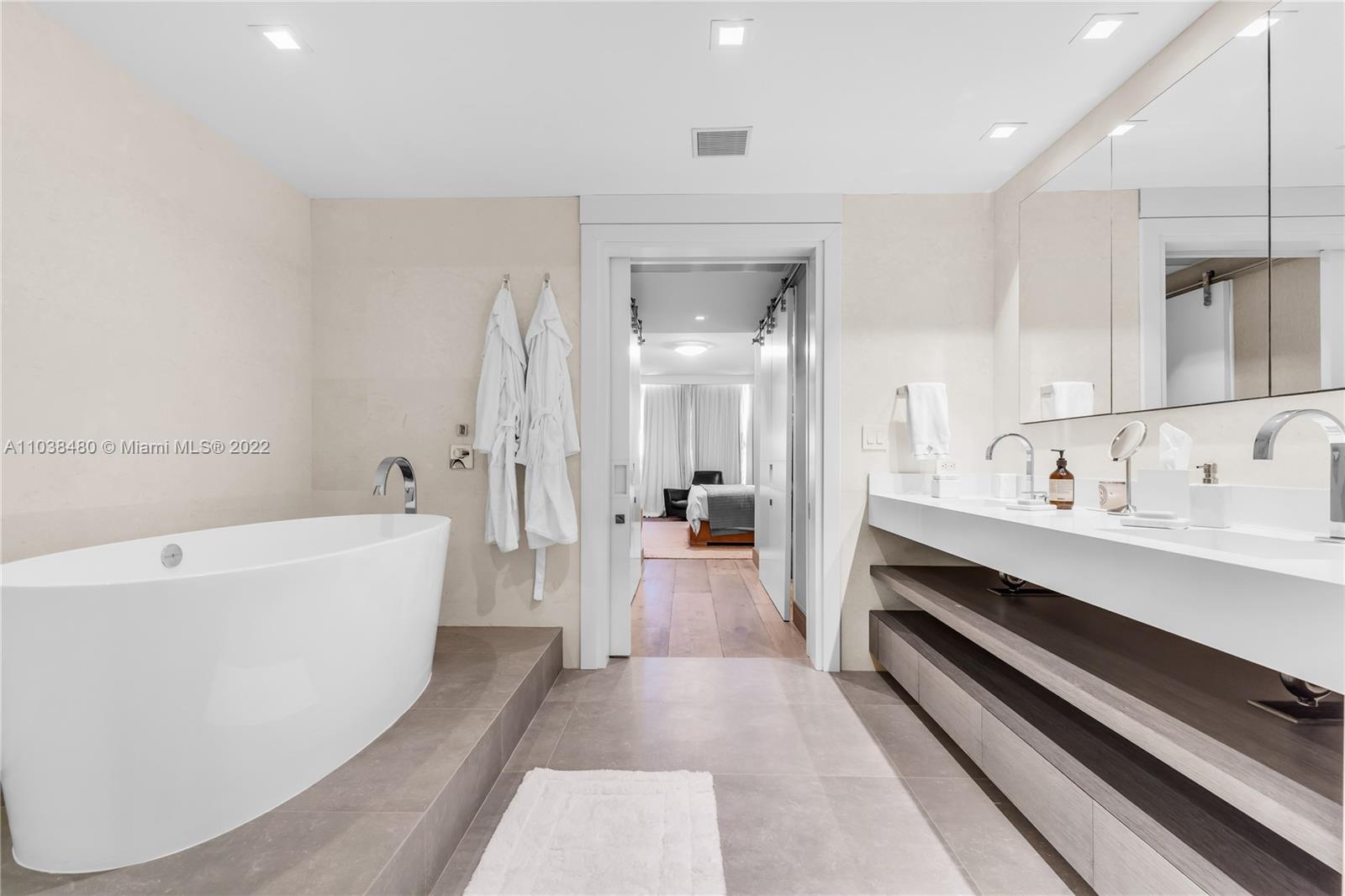 CLUB TOWER THREE CONDO - Residential