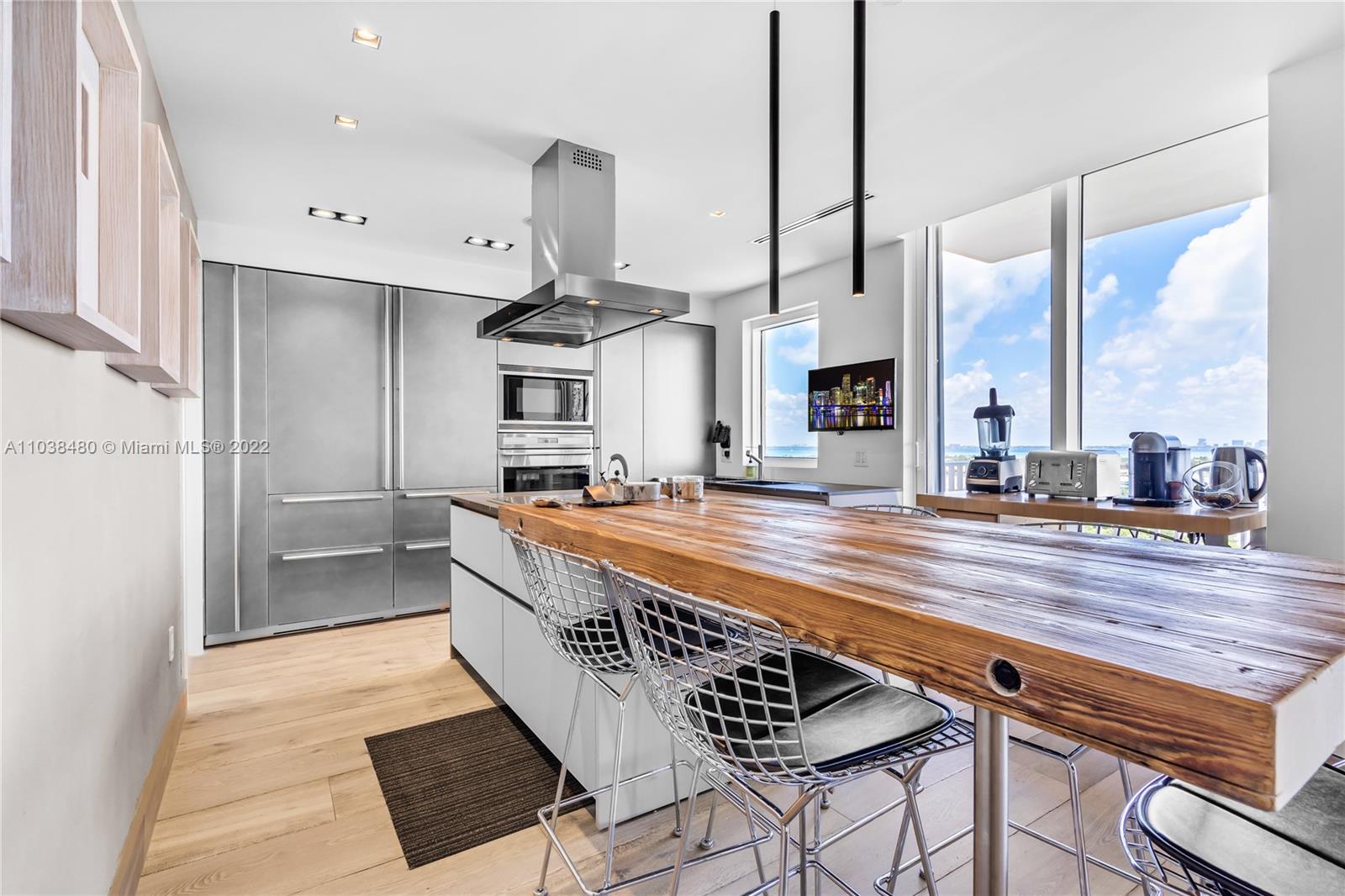 CLUB TOWER THREE CONDO - Residential