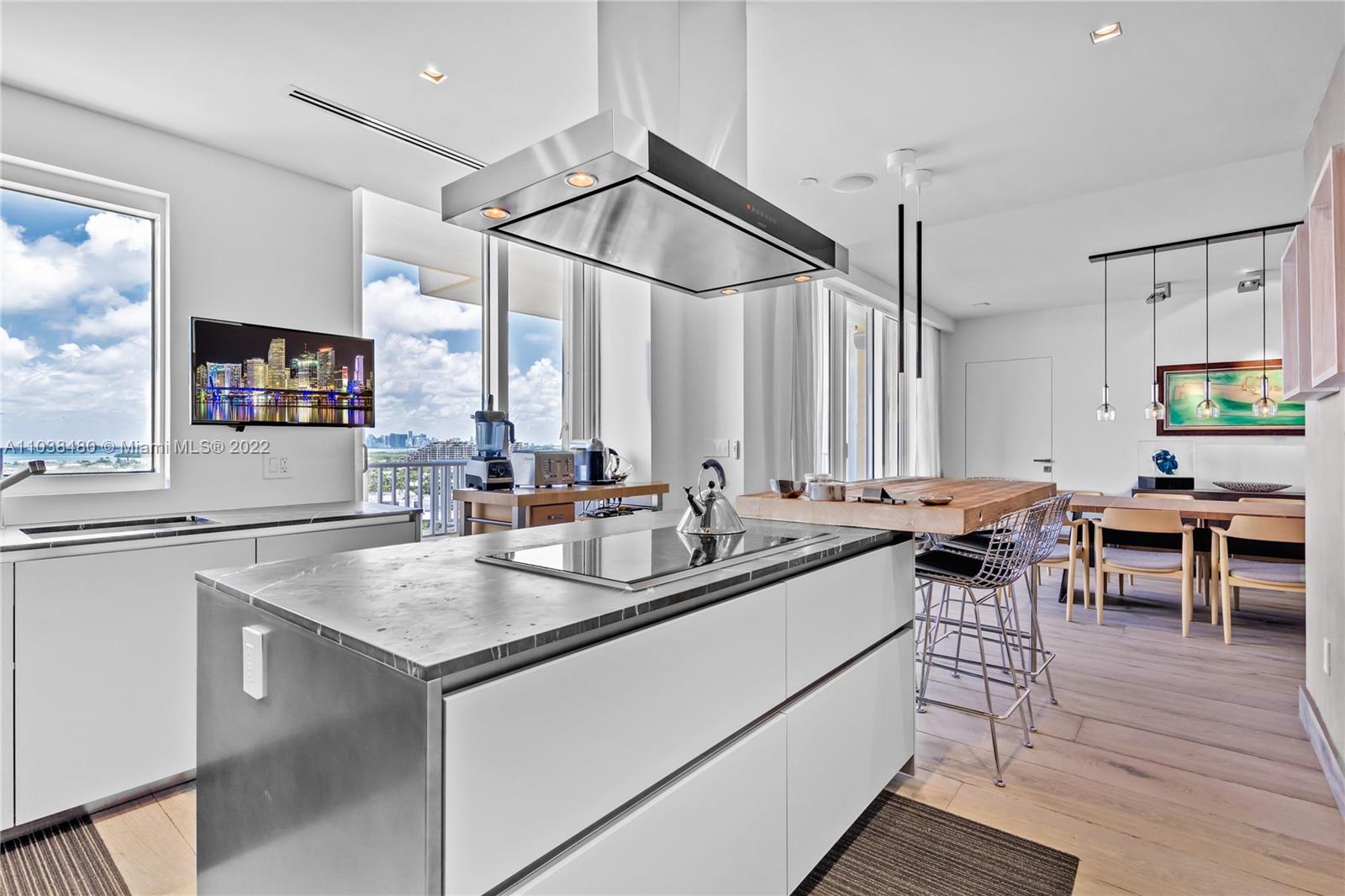 CLUB TOWER THREE CONDO - Residential