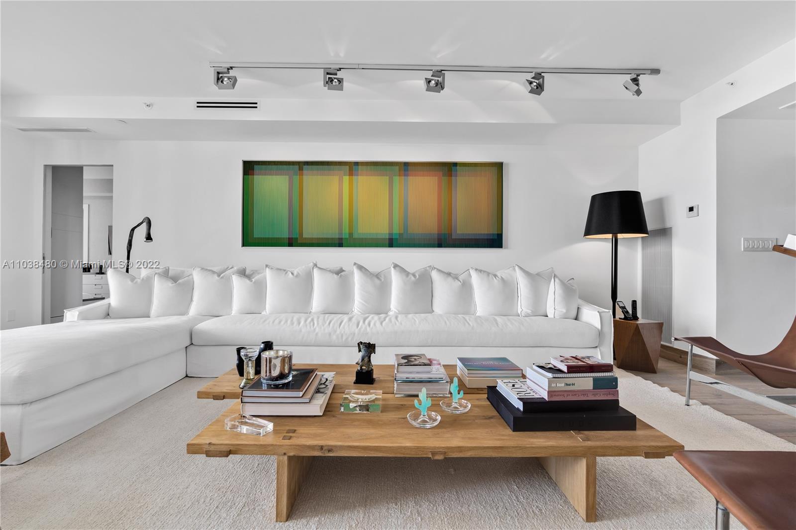 CLUB TOWER THREE CONDO - Residential