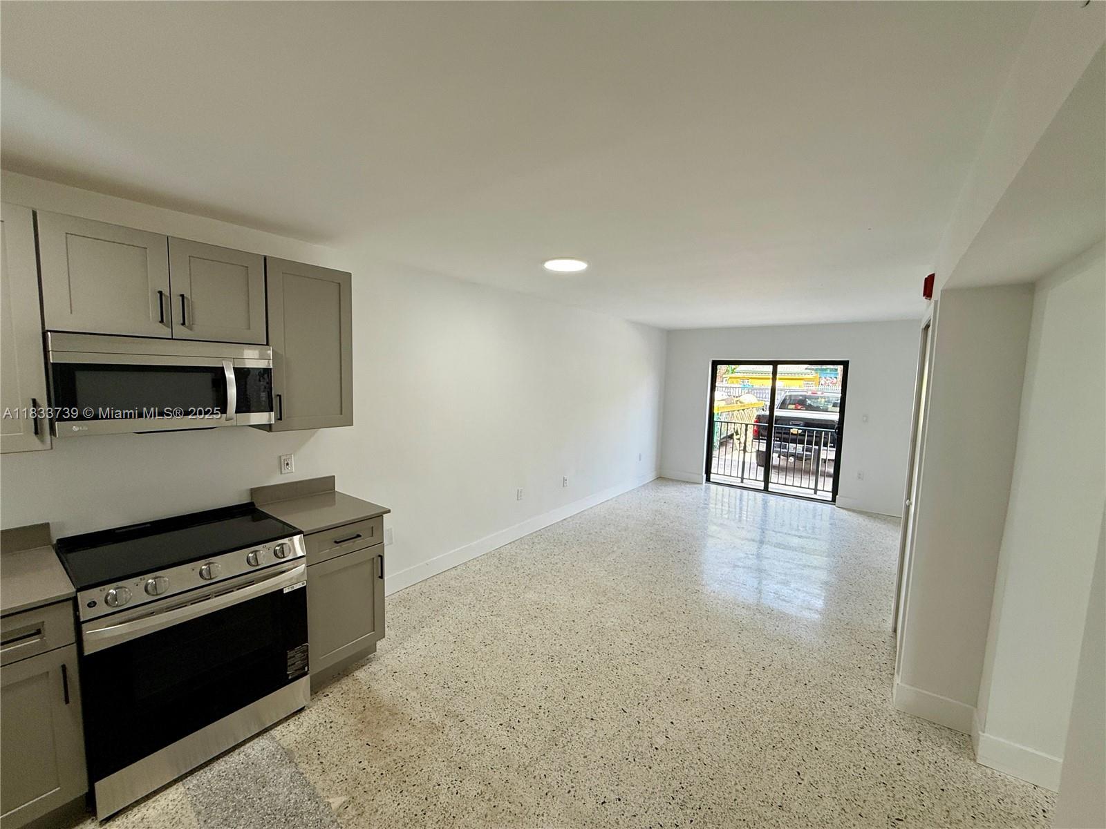 180 NE 57th St 9