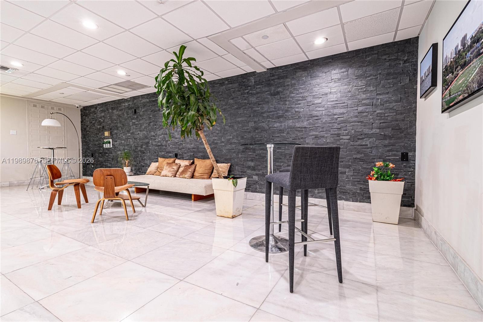 MIRADOR 1035 CONDO - Residential