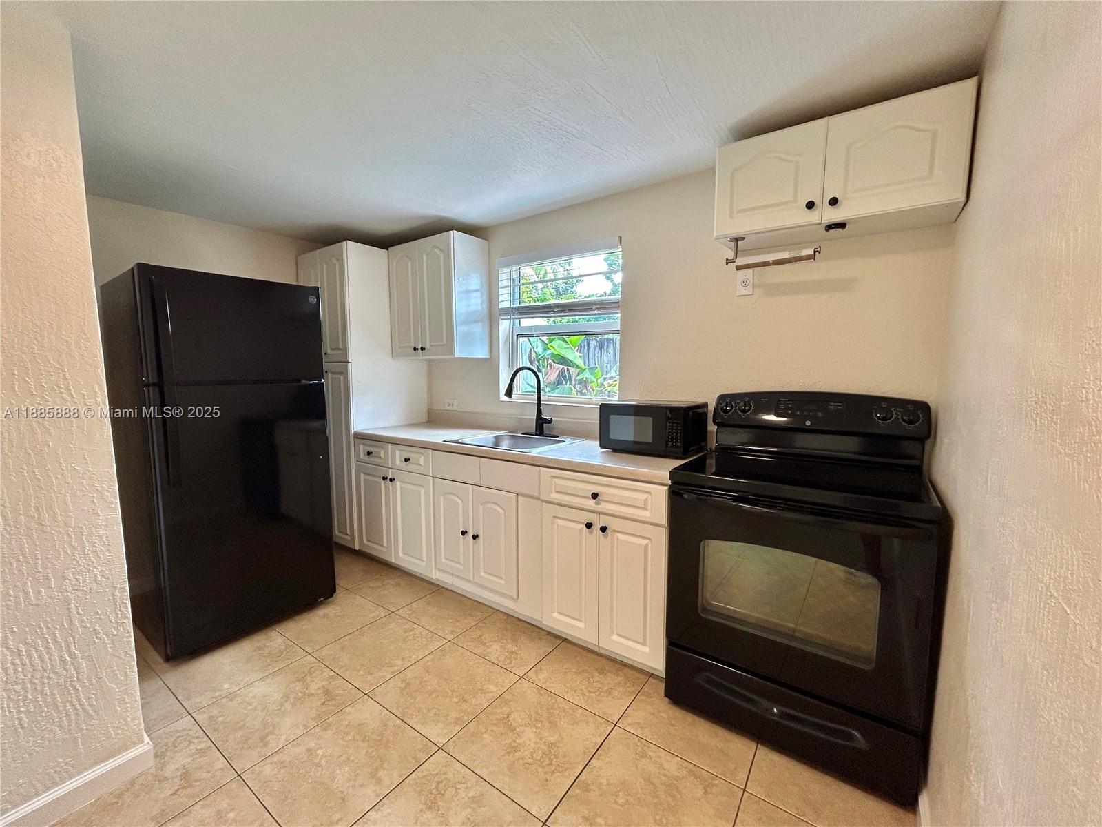 LAKE FOREST SEC 2 - Residential Lease