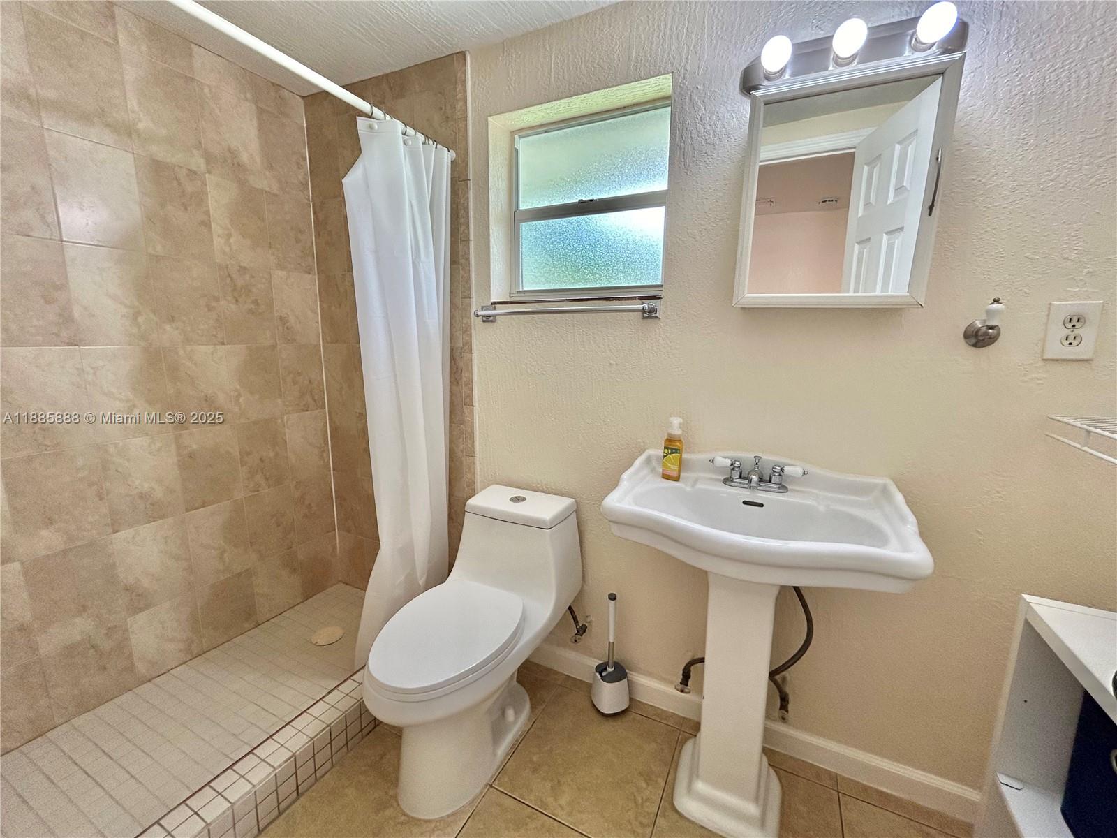 LAKE FOREST SEC 2 - Residential Lease