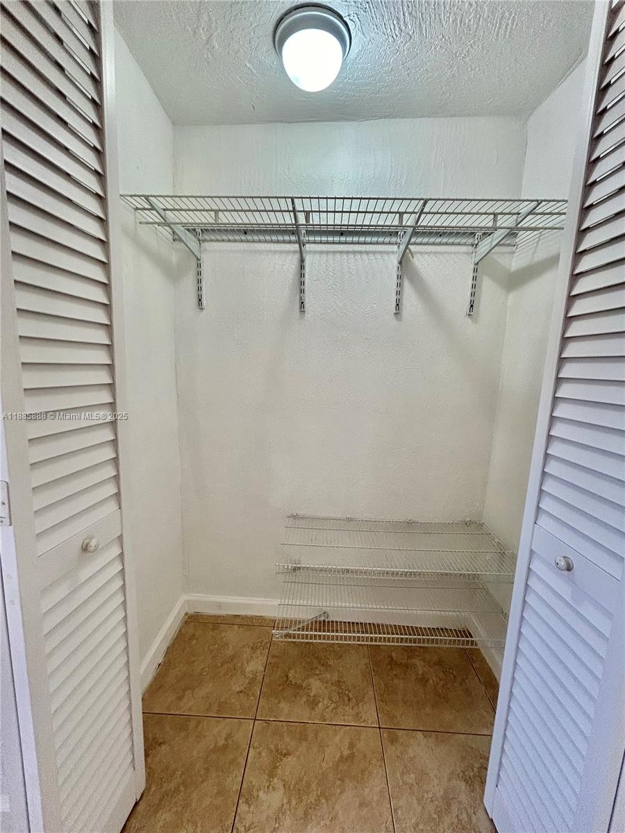 LAKE FOREST SEC 2 - Residential Lease