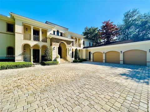 A home in Pinecrest