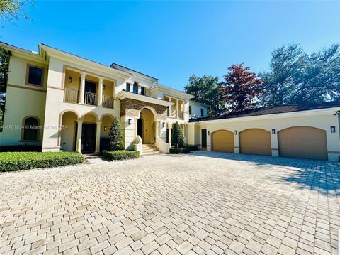 A home in Pinecrest