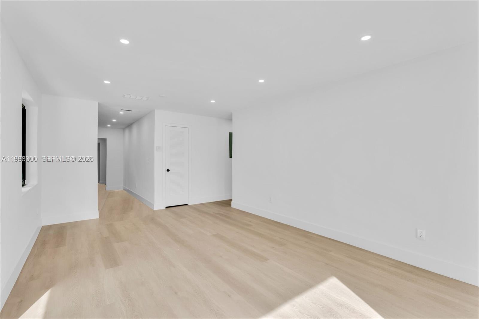 ARCH CREEKS ESTATES - Residential Lease