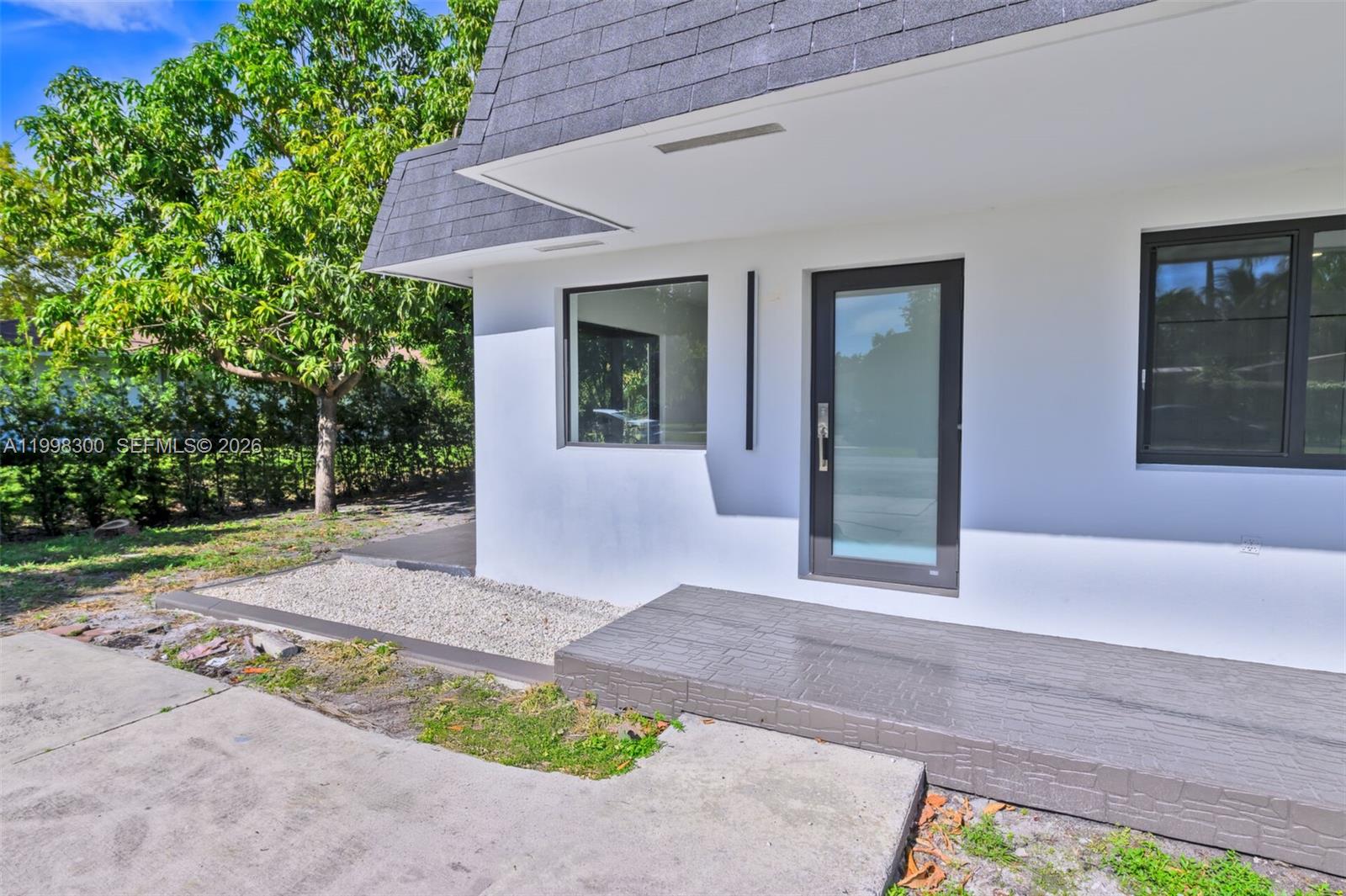 ARCH CREEKS ESTATES - Residential Lease