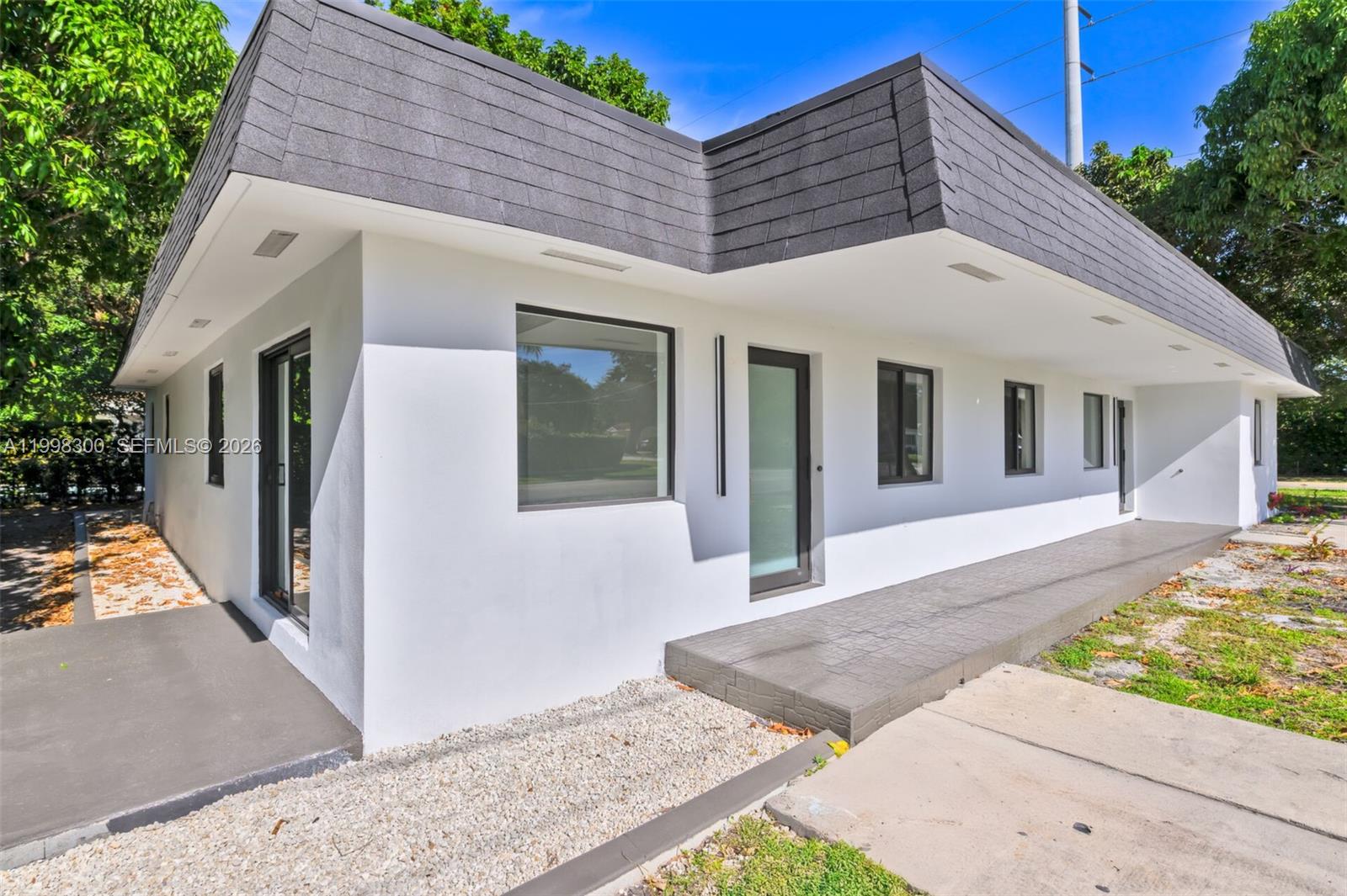 ARCH CREEKS ESTATES - Residential Lease