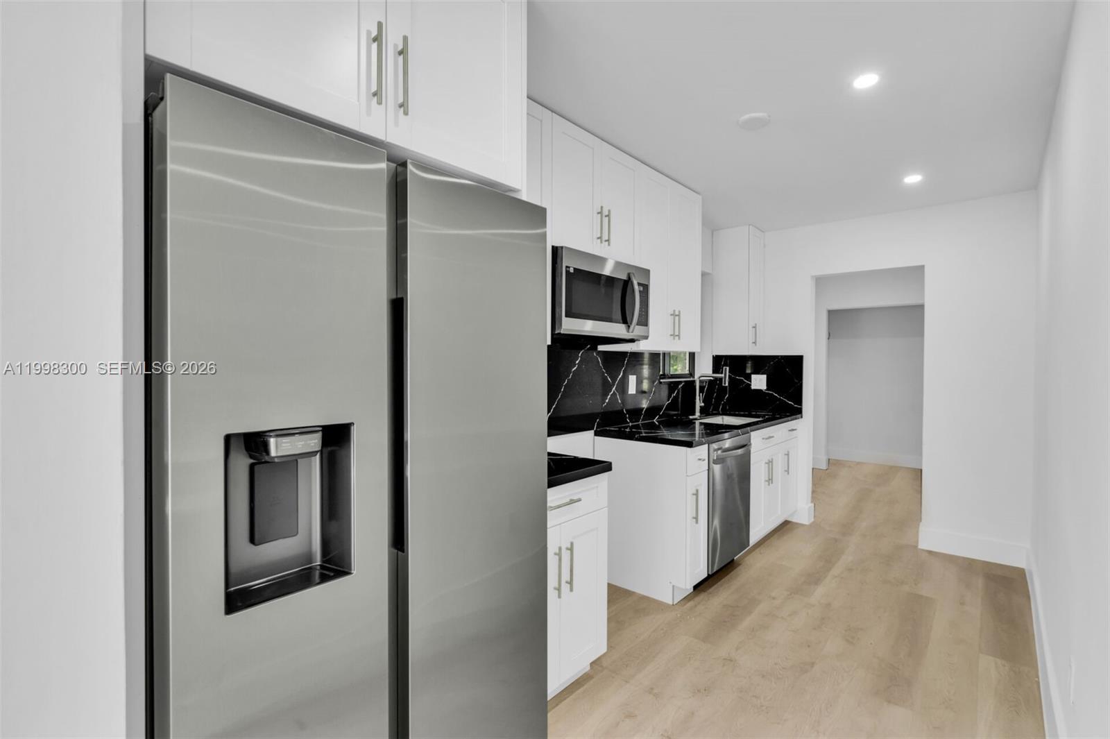 ARCH CREEKS ESTATES - Residential Lease