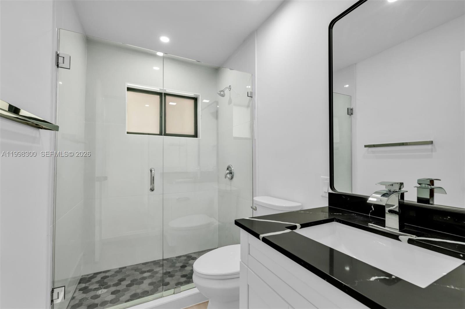 ARCH CREEKS ESTATES - Residential Lease