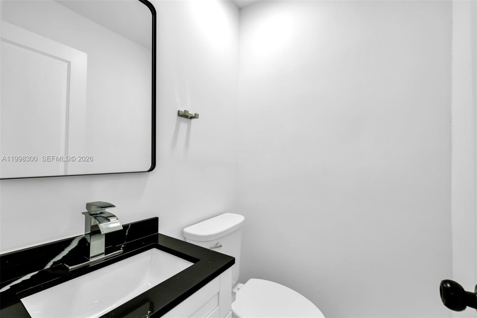 ARCH CREEKS ESTATES - Residential Lease