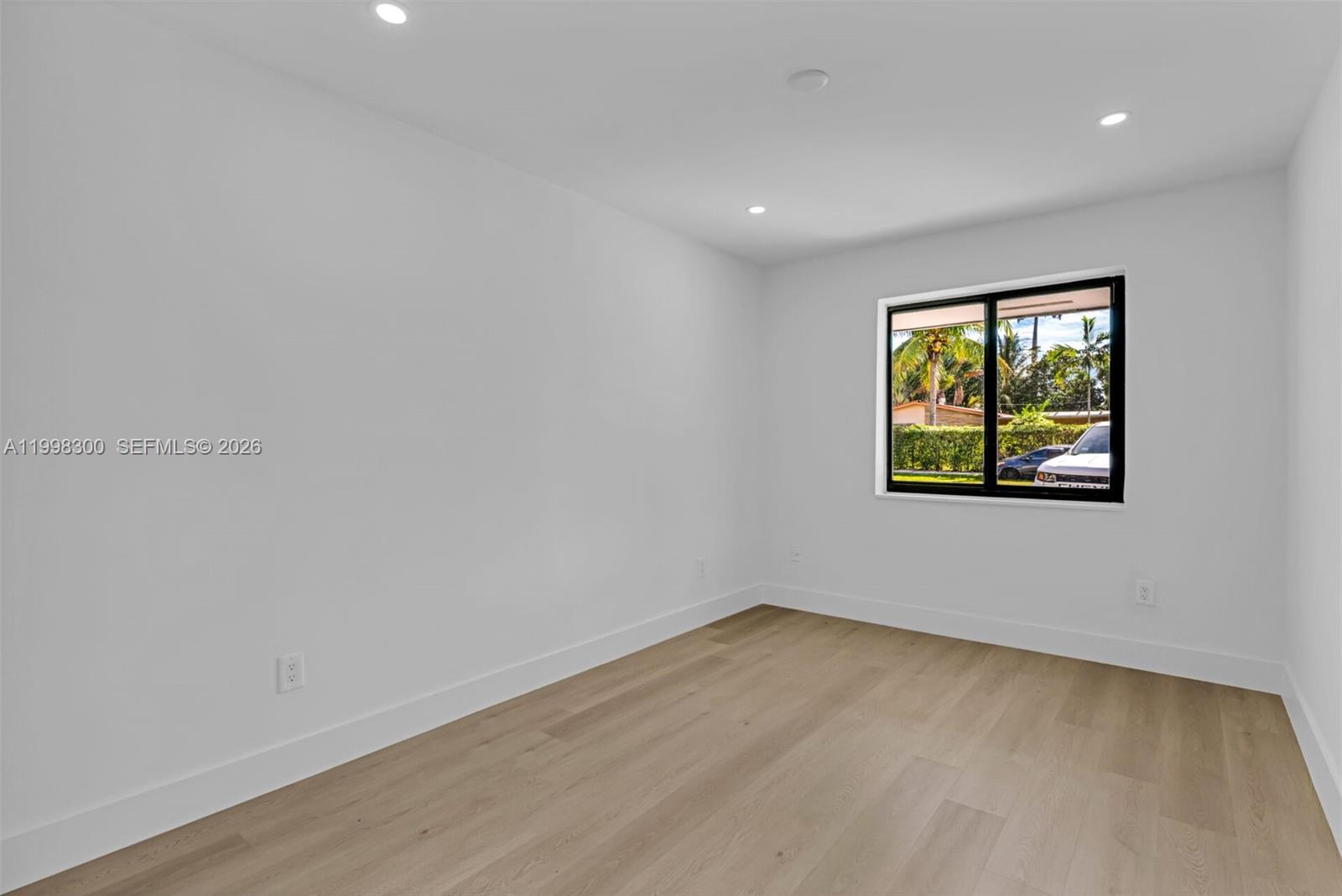 ARCH CREEKS ESTATES - Residential Lease