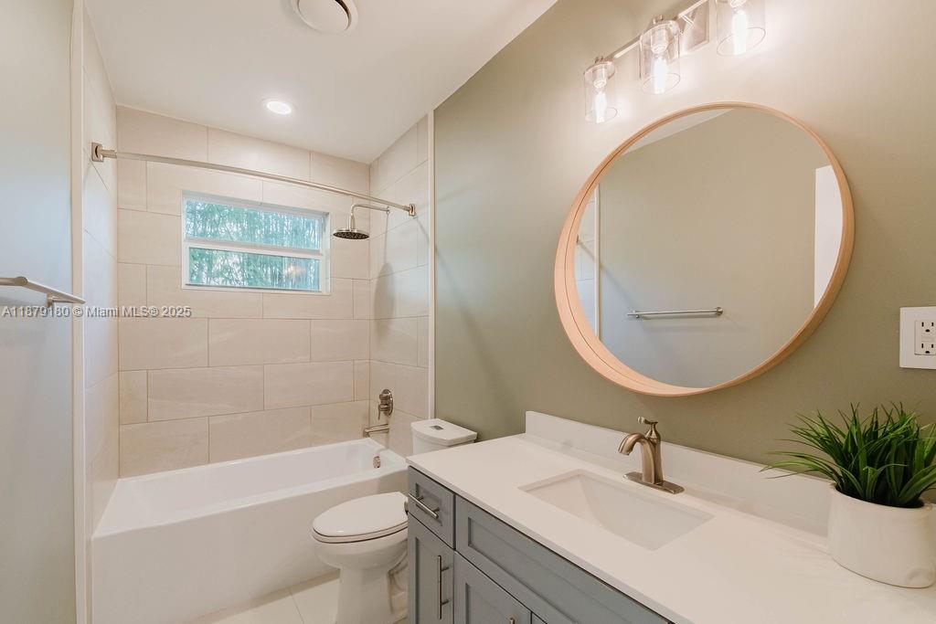 THE BANYAN DRIVE ESTATES - Residential Lease