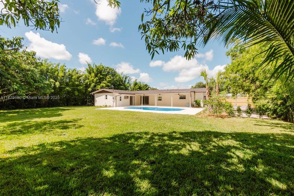 THE BANYAN DRIVE ESTATES - Residential Lease