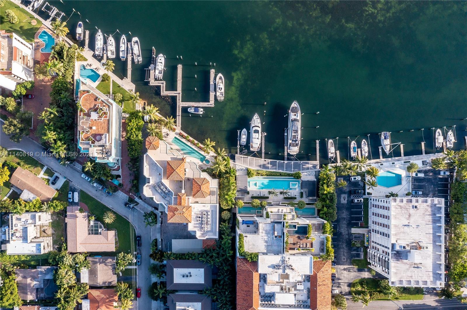 BEACON HARBOUR CONDO - Residential