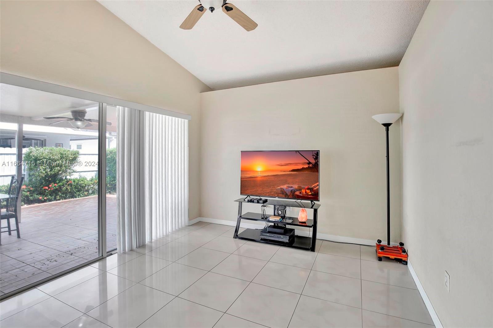 TURTLE RUN AT LAKES OF PA - Residential