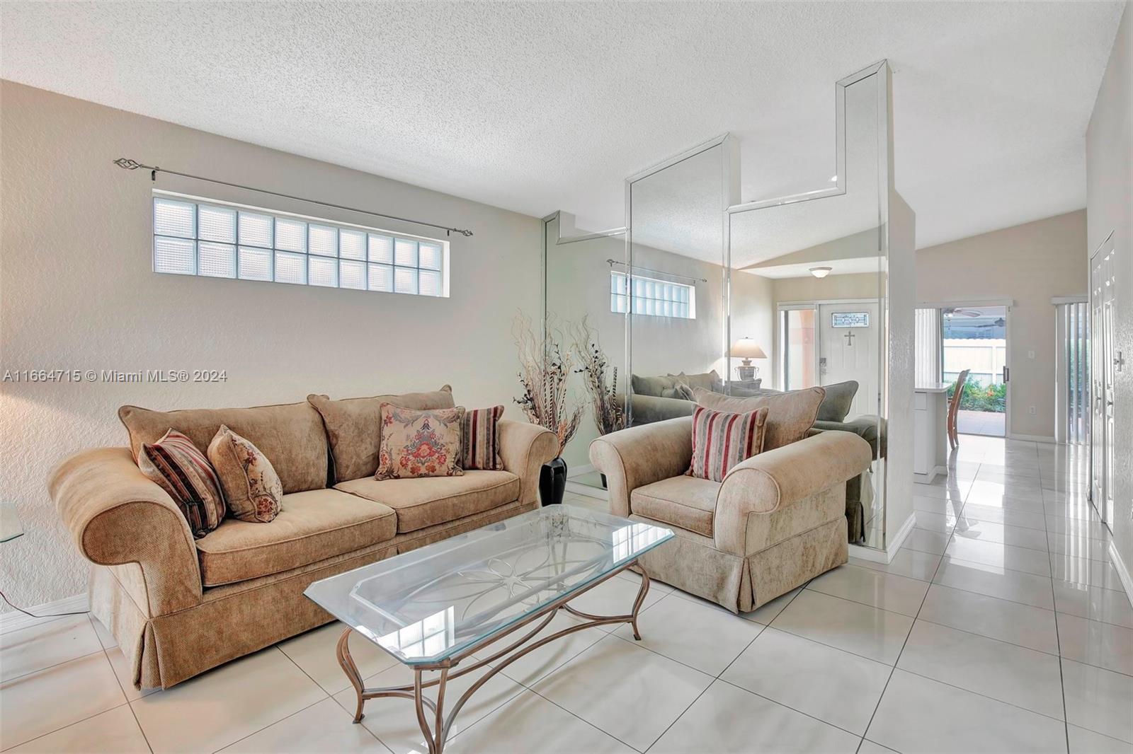 TURTLE RUN AT LAKES OF PA - Residential