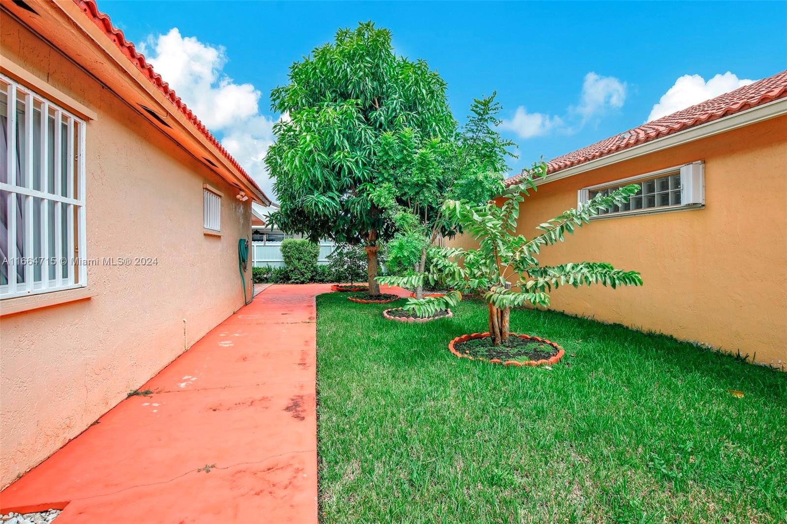 TURTLE RUN AT LAKES OF PA - Residential