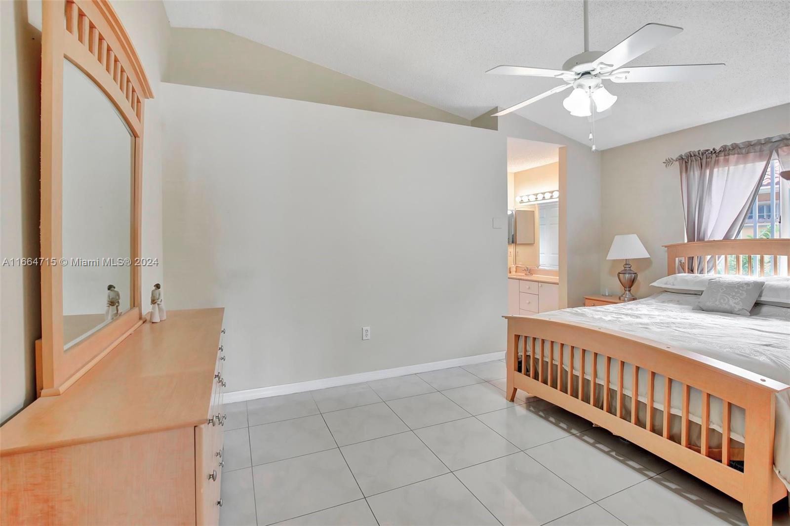 TURTLE RUN AT LAKES OF PA - Residential