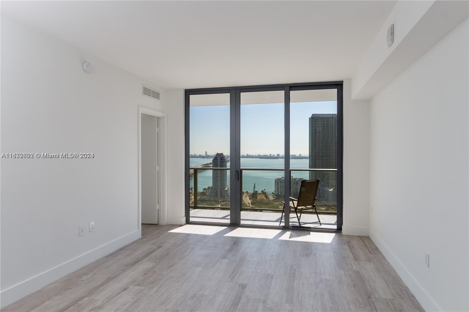 121 NE 34th St 2806A