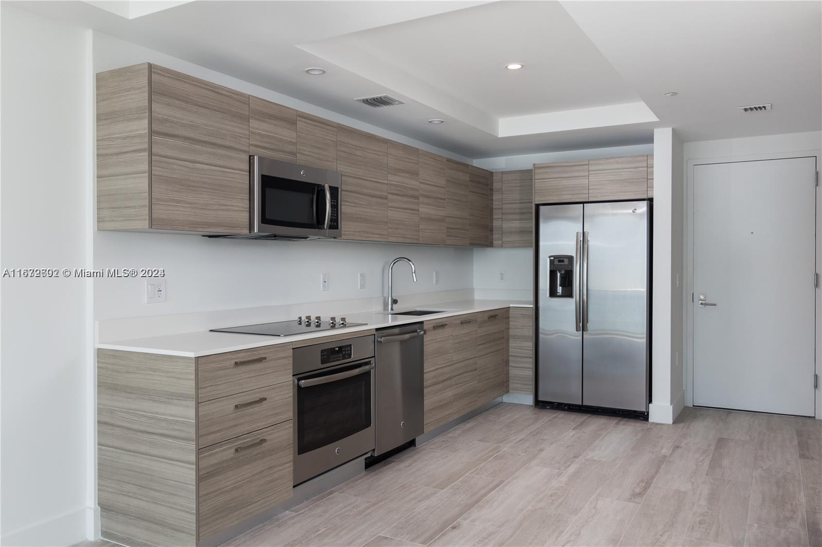 121 NE 34th St 2806A