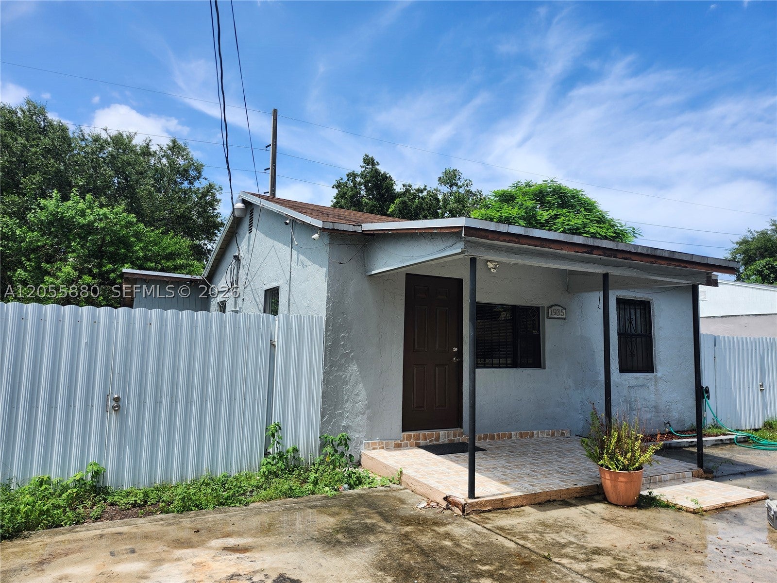 1935 NW 86th Ter