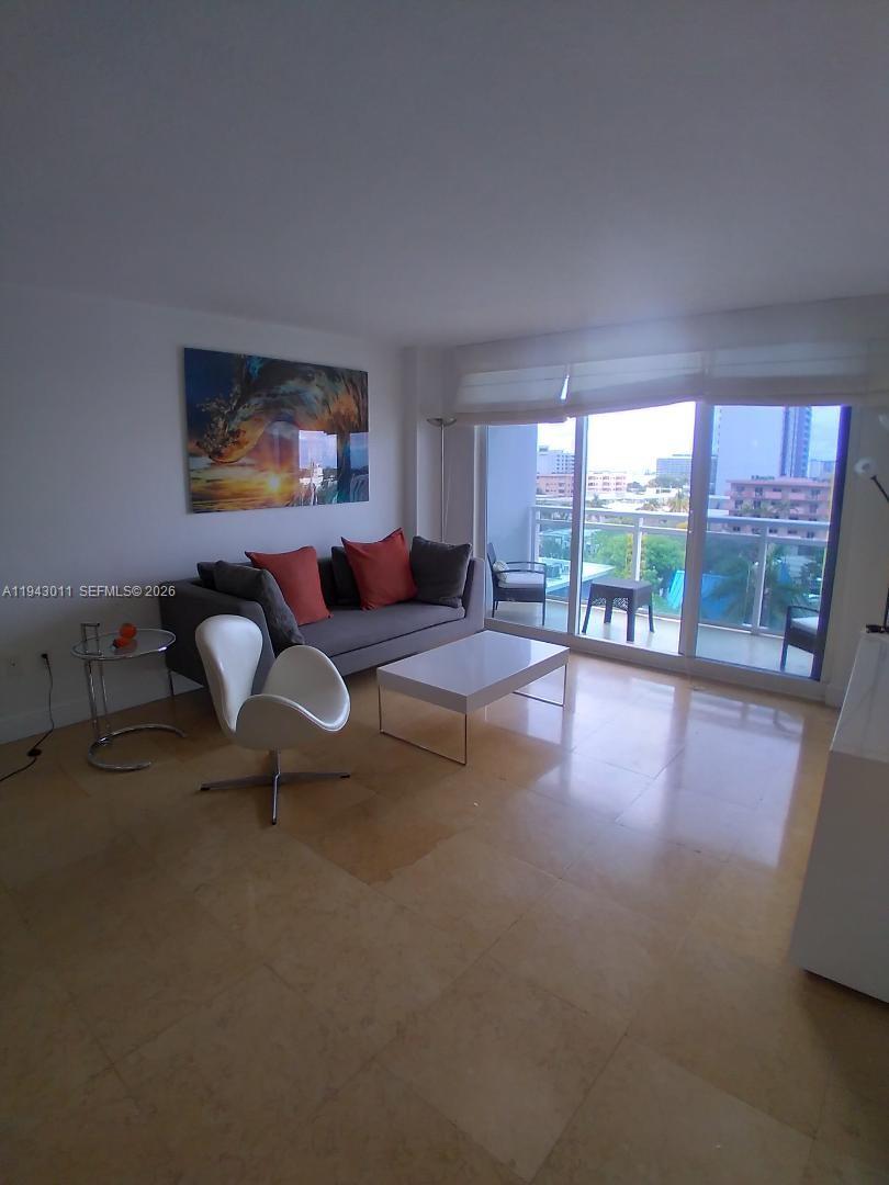 6917 Collins Ave 722