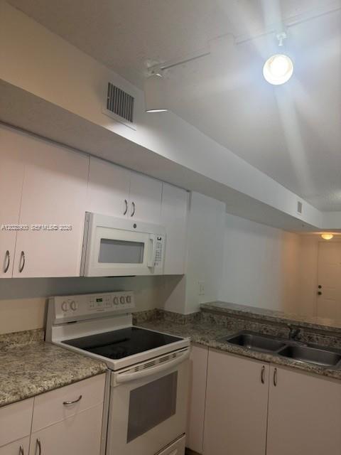 RIVIERA PALMS CONDO - Residential Lease