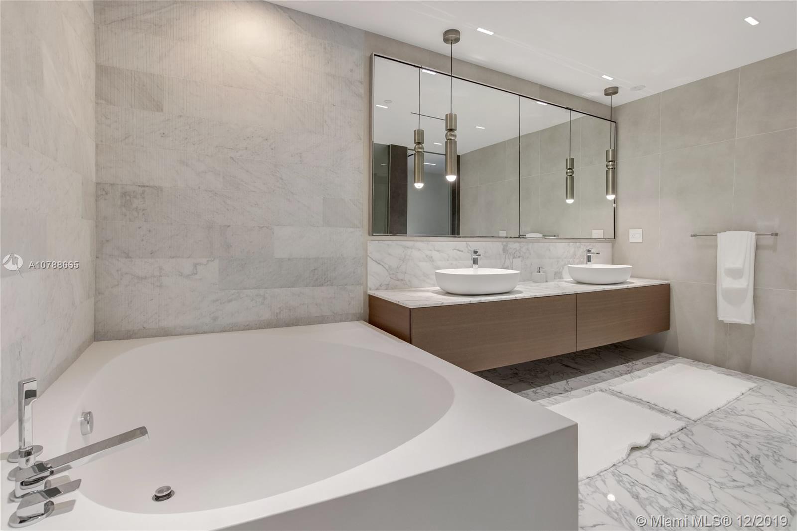 OCEANA BAL HARBOUR CONDO - Residential