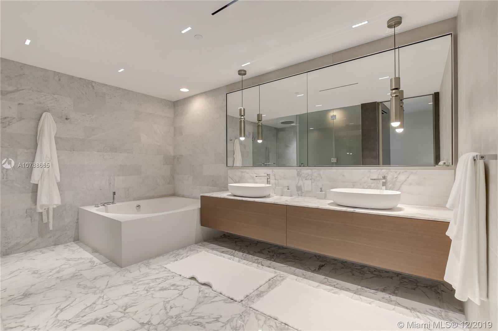 OCEANA BAL HARBOUR CONDO - Residential