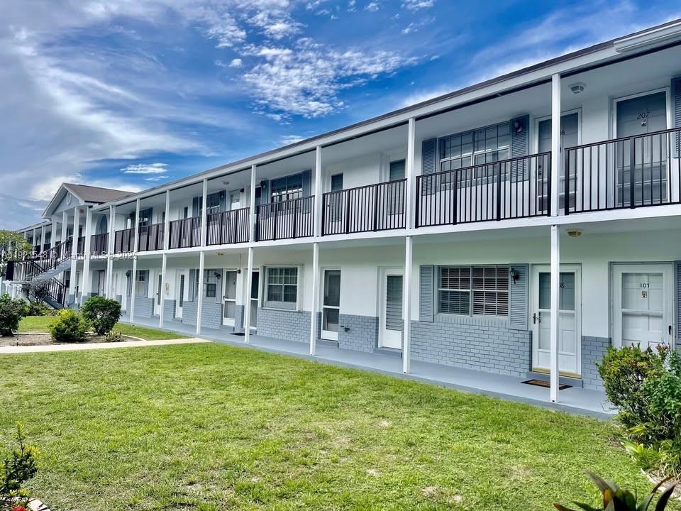 TOWN & COUNTRY APTS CONDO - Residential