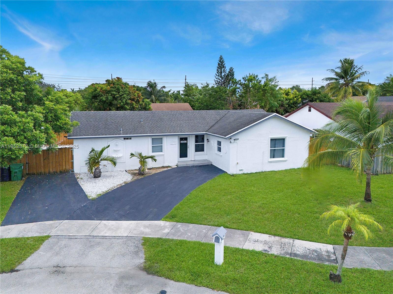 Don’t miss this charming 4BR/2BA home located in a private cul-de-sac with no HOA! Features 1,558 SQFT of living space on a 7,517 SQFT lot, impact windows, stainless steel appliances, and a large driveway with RV/boat access. The fully cemented backyard includes a covered aluminum terrace and side access. There's ample space for a pool, RV, or boat perfect for entertaining or enjoying Florida’s lifestyle. Excellent location near schools, the Turnpike, and Zoo Miami.
A must-see gem ideal for families or anyone looking for space, comfort, and privacy in one of Miami's fastest-growing areas!