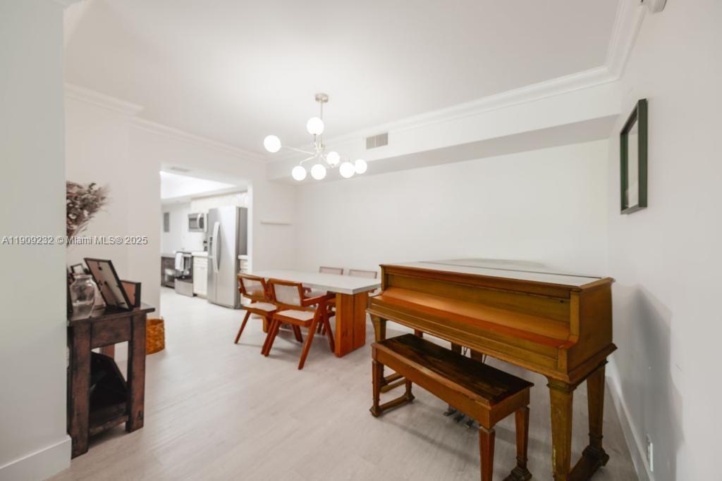 TOWERS OF KEY BISCAYNE CO - Residential Lease