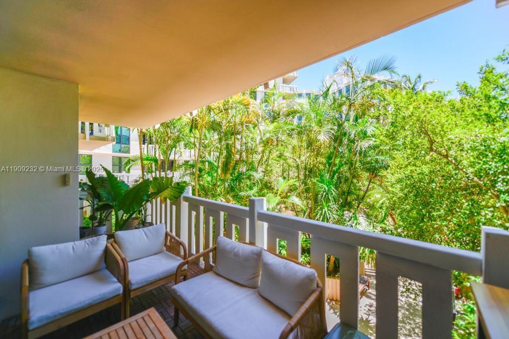 TOWERS OF KEY BISCAYNE CO - Residential Lease