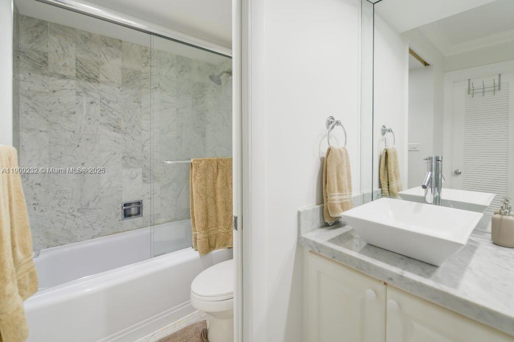 TOWERS OF KEY BISCAYNE CO - Residential Lease