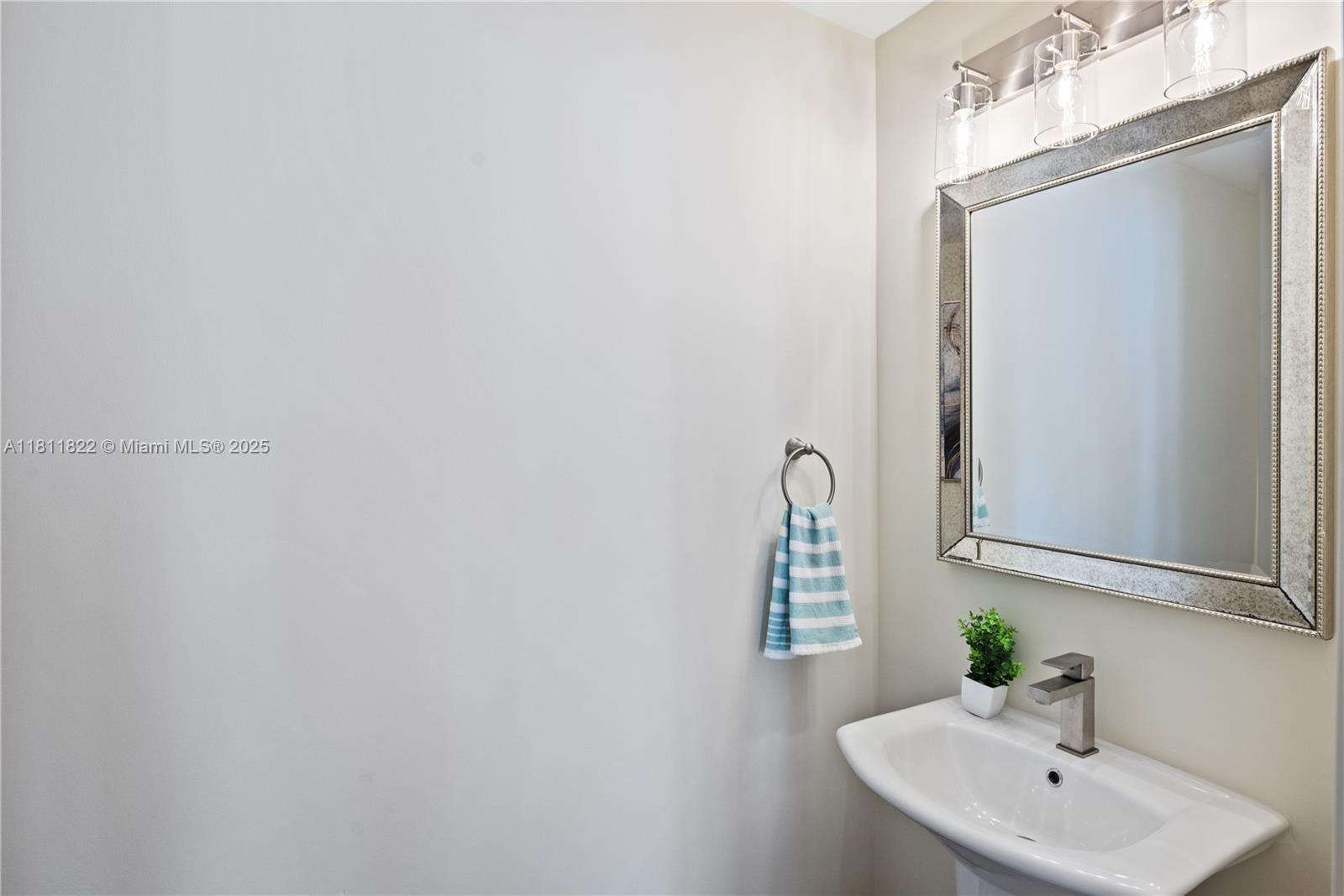 BRICKELLHOUSE CONDO - Land