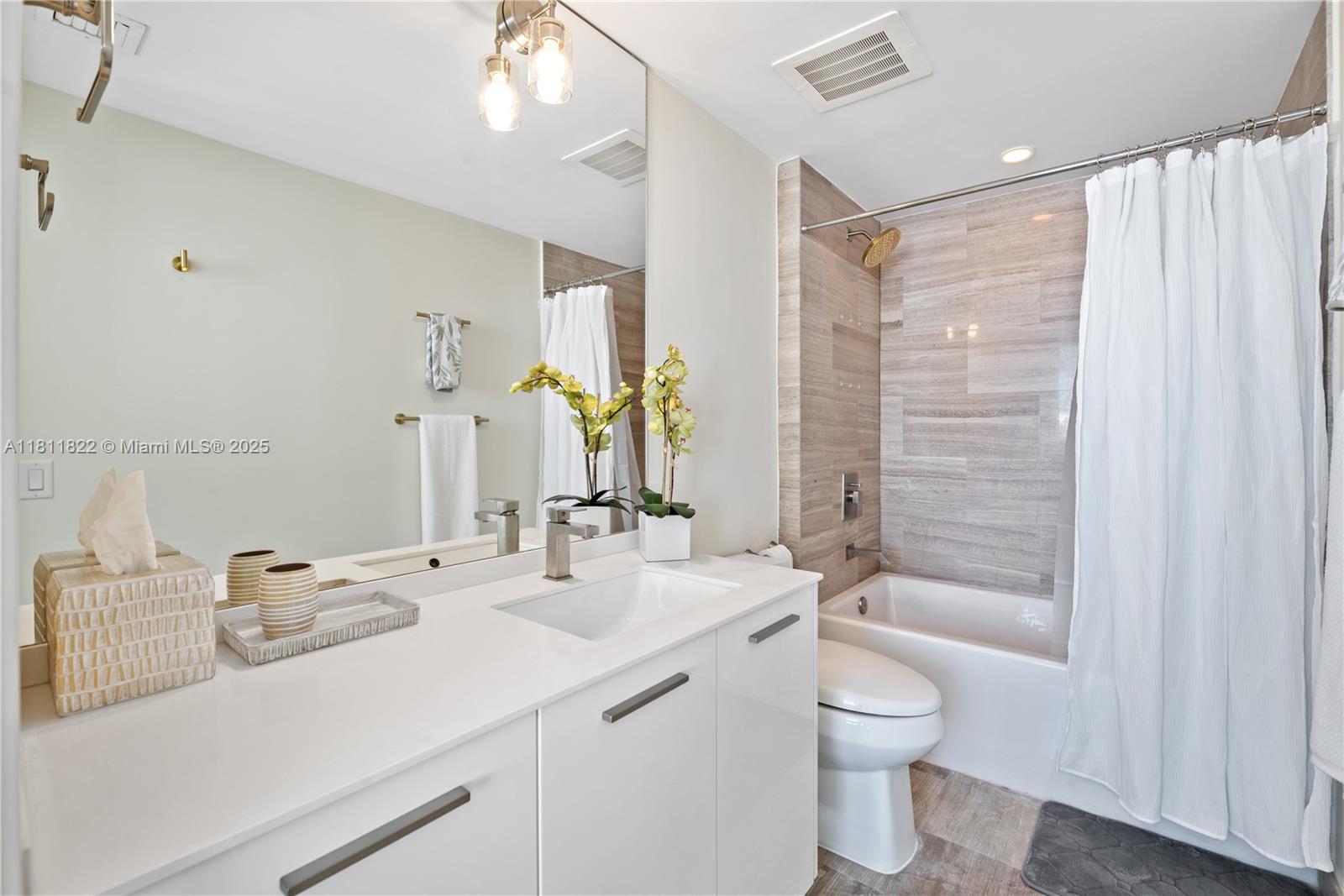 BRICKELLHOUSE CONDO - Land