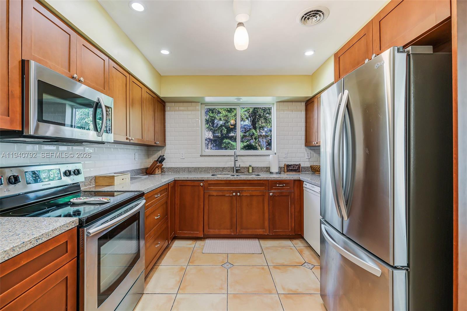 AMD PL GRIFFING BISCAYNE - Residential