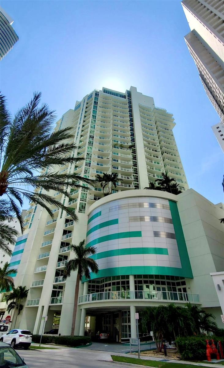 THE EMERALD AT BRICKELL C - Residential Lease