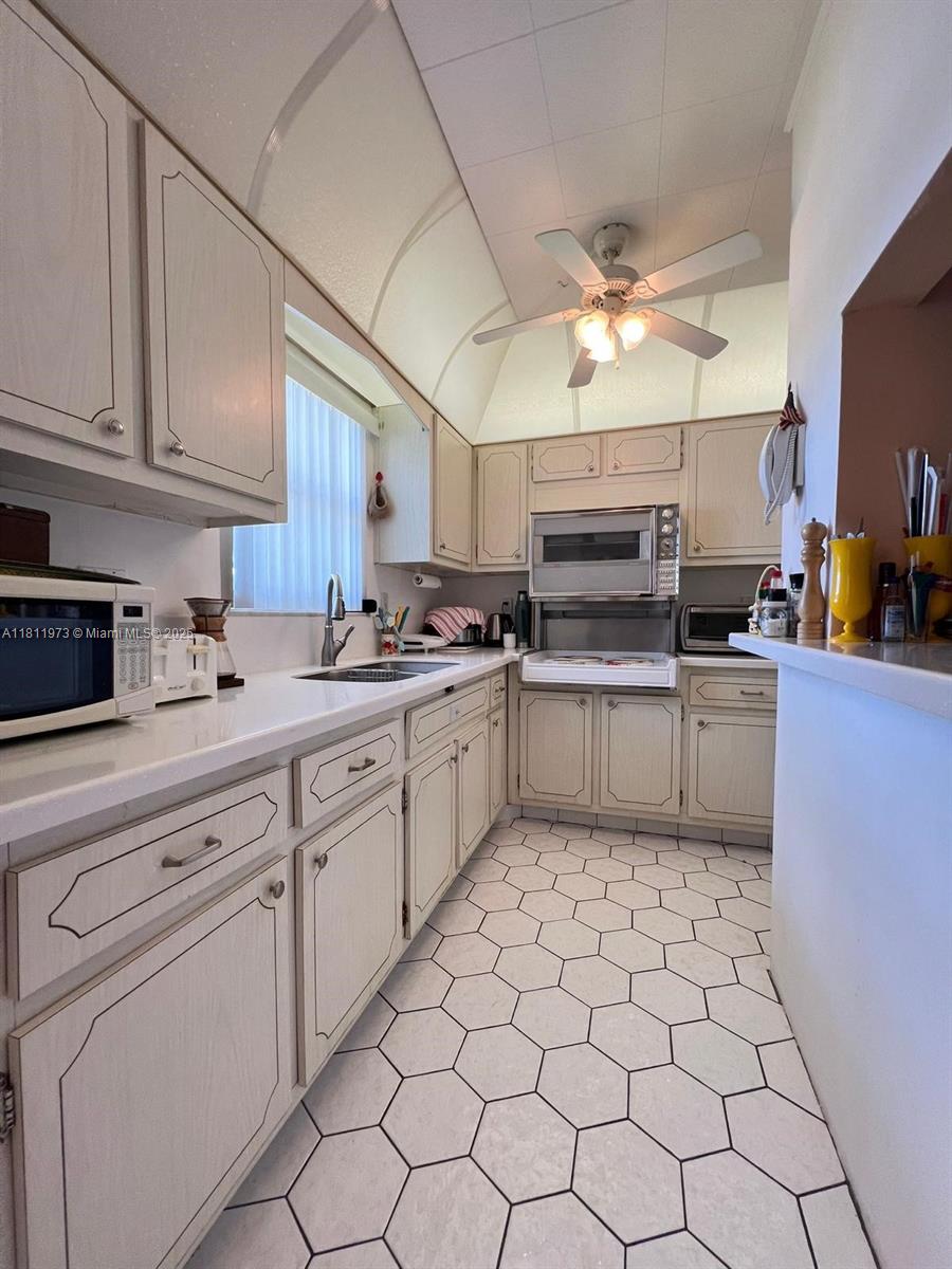 CRYSTAL COURT MANOR NO 6 - Residential