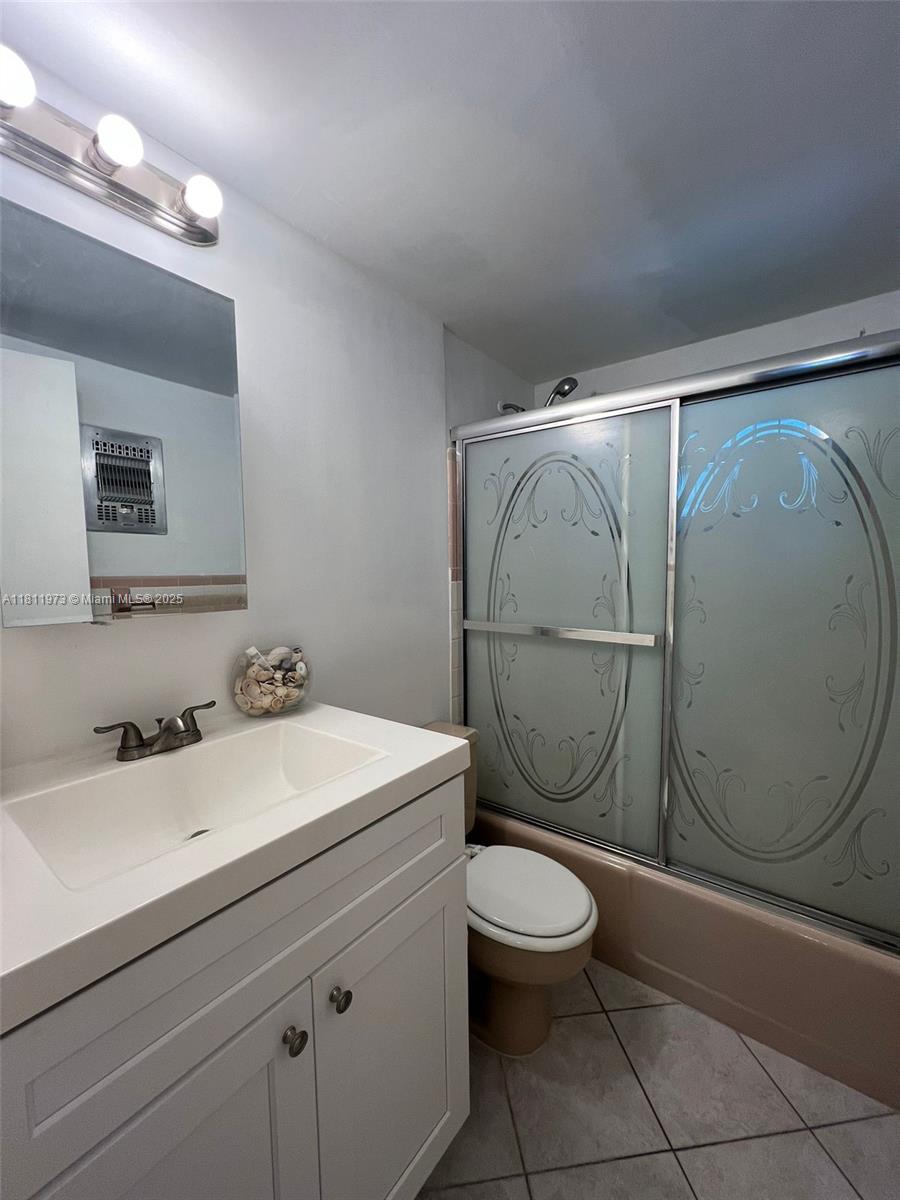 CRYSTAL COURT MANOR NO 6 - Residential