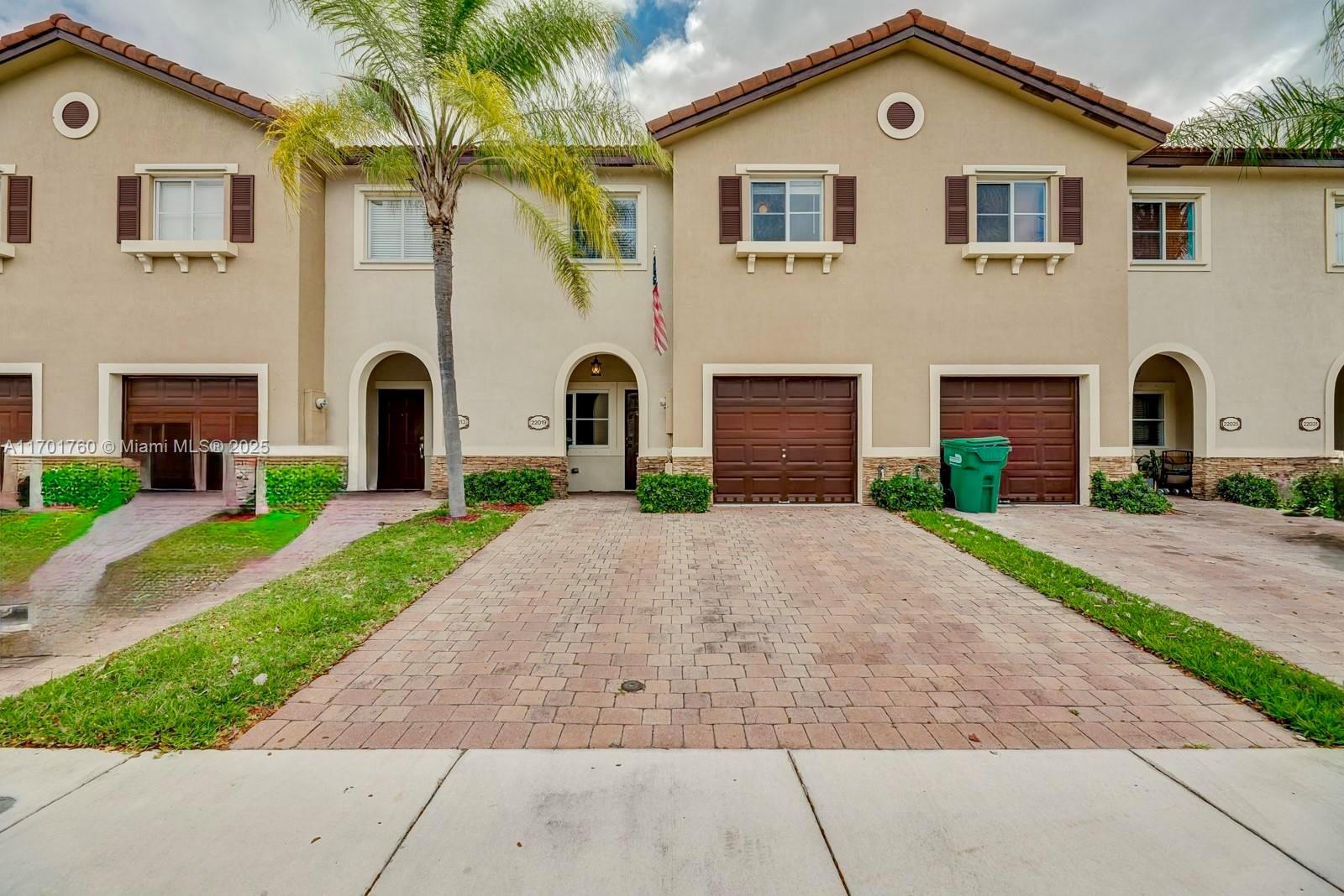 22019 Sw 88th Path 22019, Cutler Bay, Miami-Dade County, Florida - 3 Bedrooms  
3 Bathrooms - 