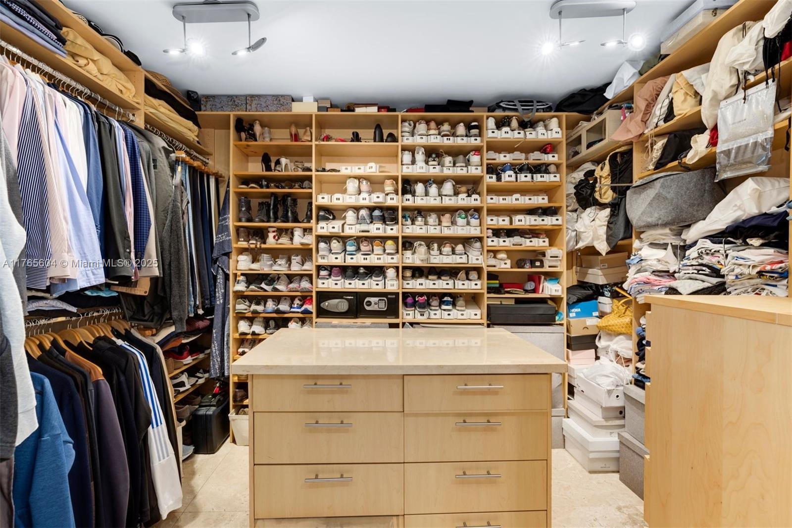 TRUMP PALACE CONDO - Residential