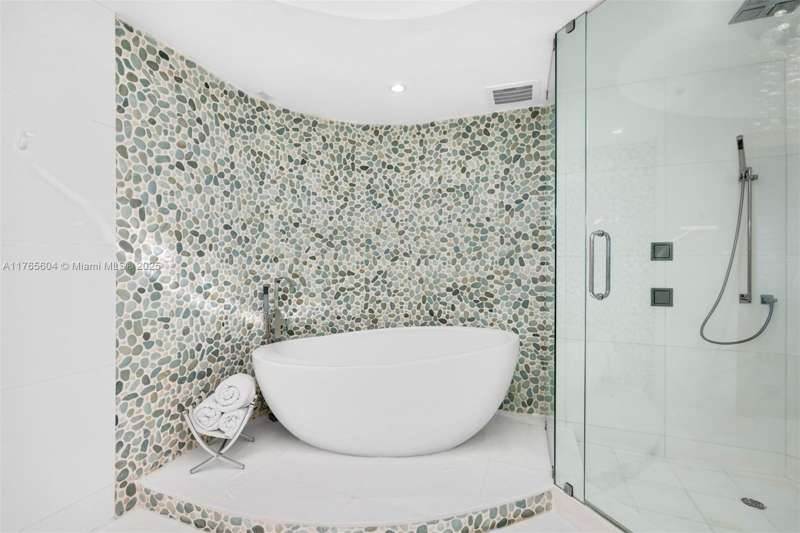 TRUMP PALACE CONDO - Residential