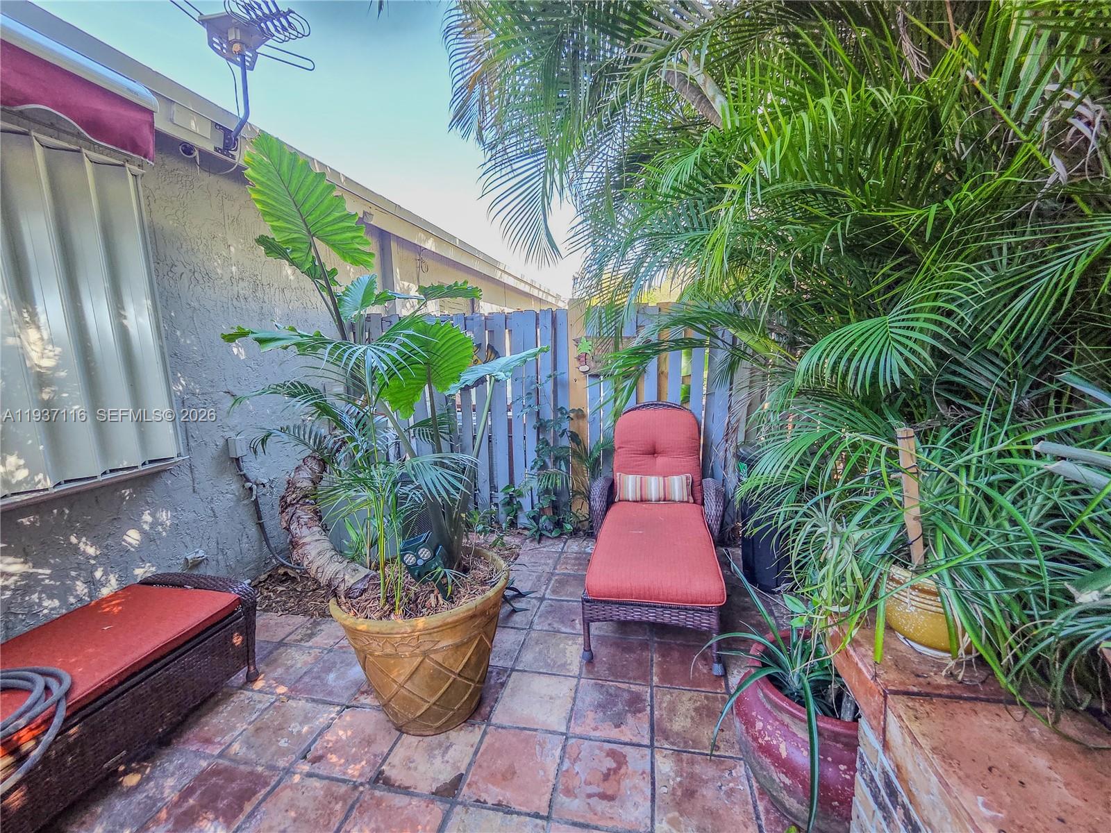 HEFTLER TOWNHOUSES AT RED - Residential Lease